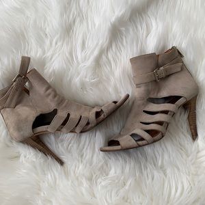 Vero Cuoio Cage Heels